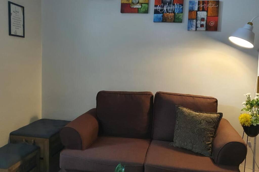 Cherolds Place Lovely 1 Bedroom Condo With Balcony Manila Bagian luar foto