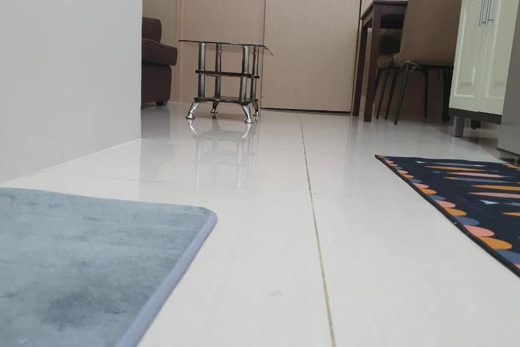 Cherolds Place Lovely 1 Bedroom Condo With Balcony Manila Bagian luar foto