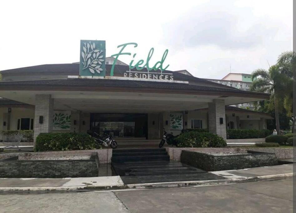 Cherolds Place Lovely 1 Bedroom Condo With Balcony Manila Bagian luar foto